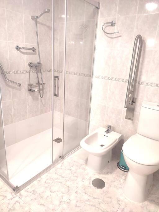Charming & Spacious Apartment In Historic Centre & Short Walk To Beach Alicante Exterior photo