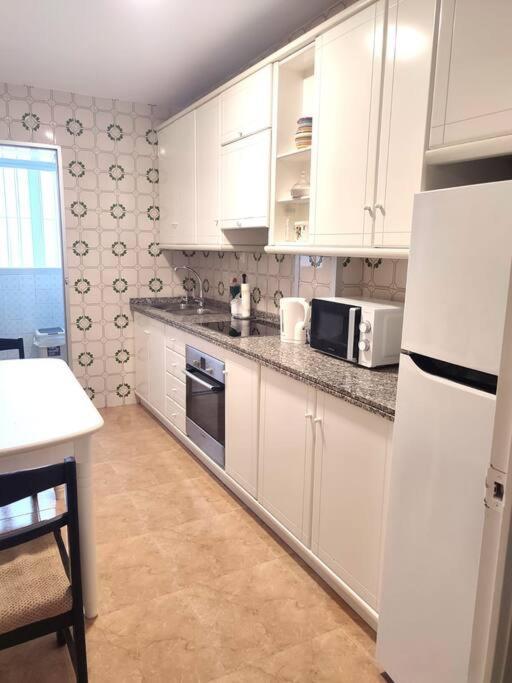 Charming & Spacious Apartment In Historic Centre & Short Walk To Beach Alicante Exterior photo